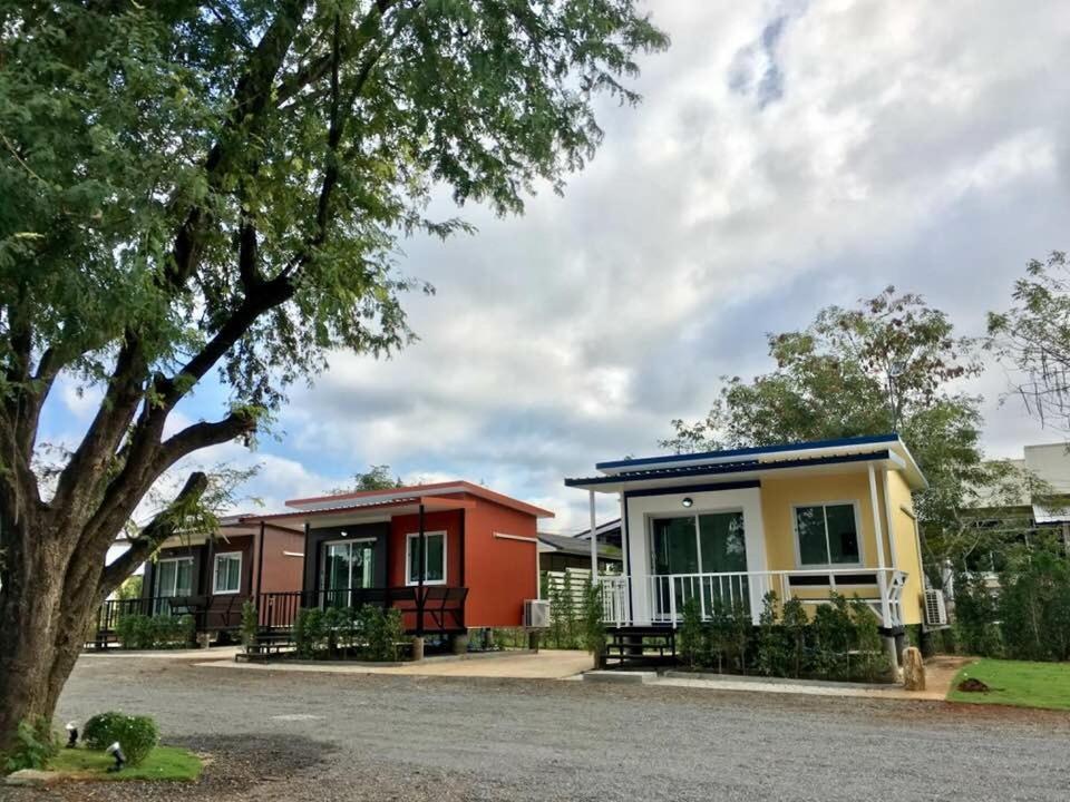 Napa Hotel Pakchong Exterior photo